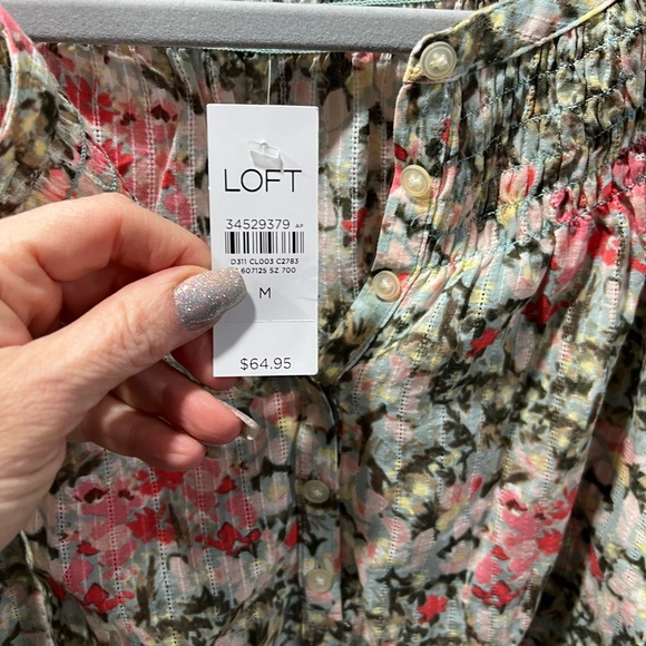 NWT LOFT|Floral Blouse|Size Medium - Picture 7 of 7